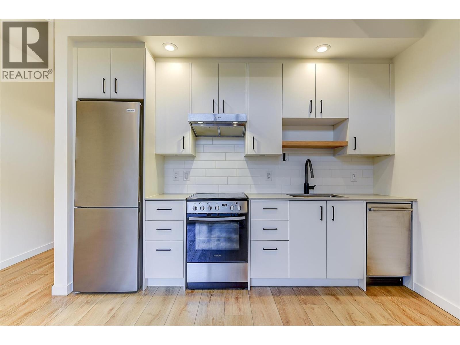 660 Cawston Avenue N Unit# 106, Kelowna