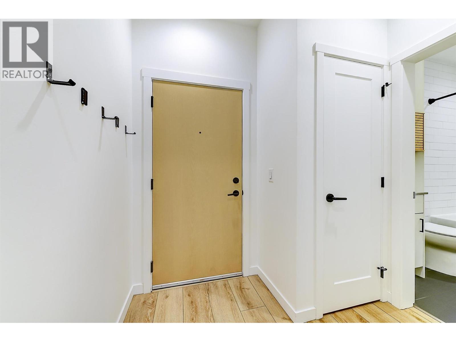 660 Cawston Avenue N Unit# 106, Kelowna