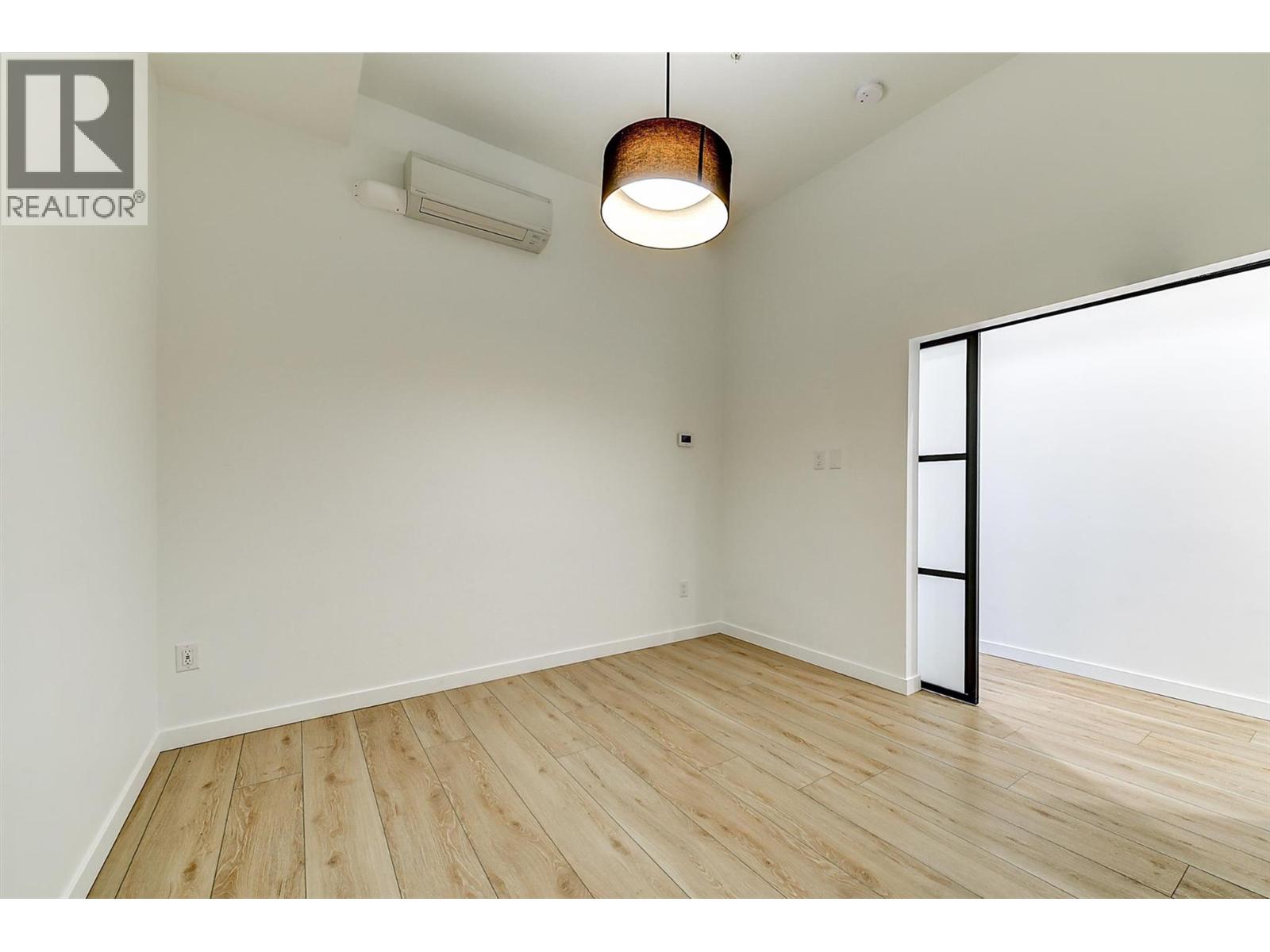 660 Cawston Avenue N Unit# 106, Kelowna