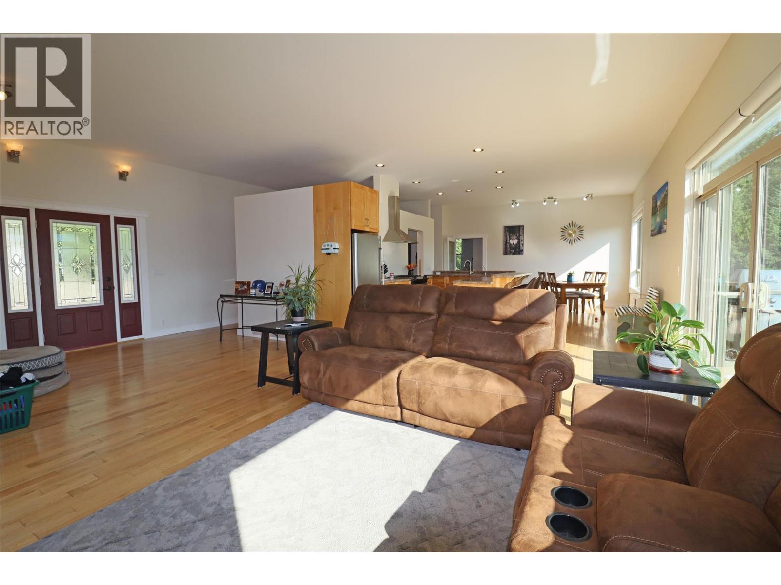 3285 EAGLE RIDGE Road, Grand Forks