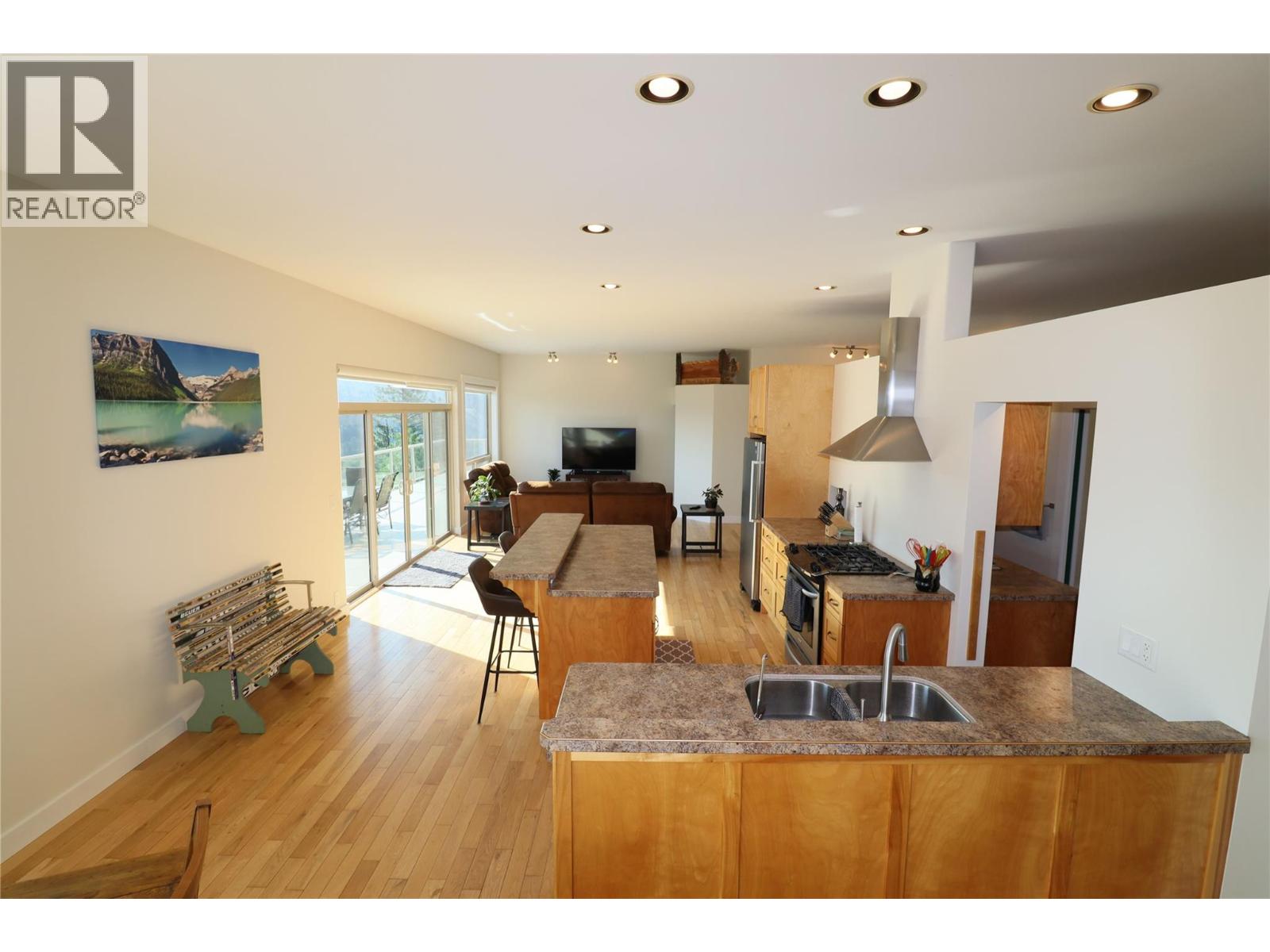 3285 EAGLE RIDGE Road, Grand Forks