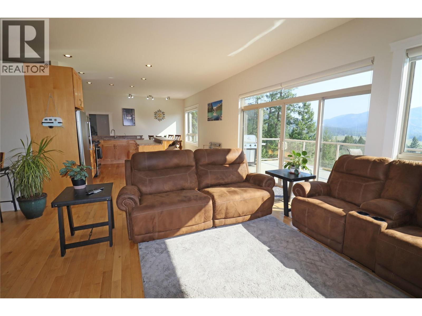 3285 EAGLE RIDGE Road, Grand Forks