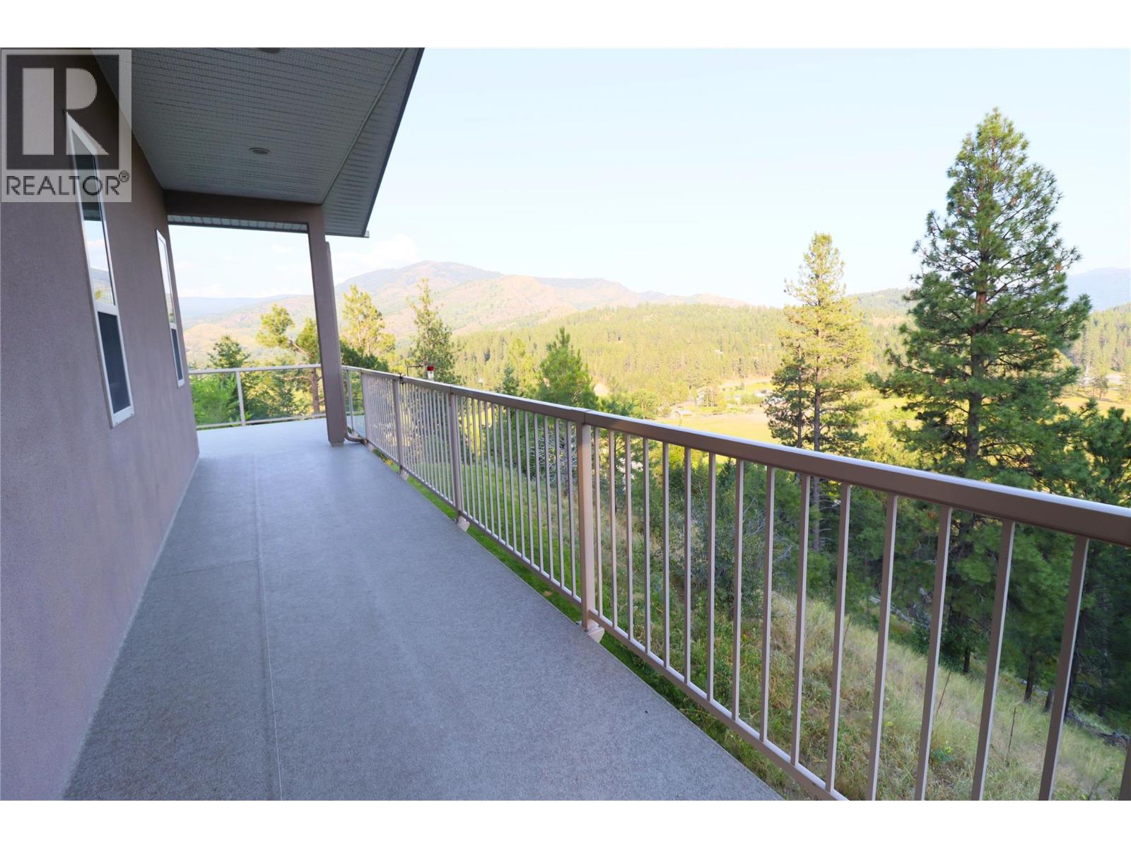 3285 EAGLE RIDGE Road, Grand Forks