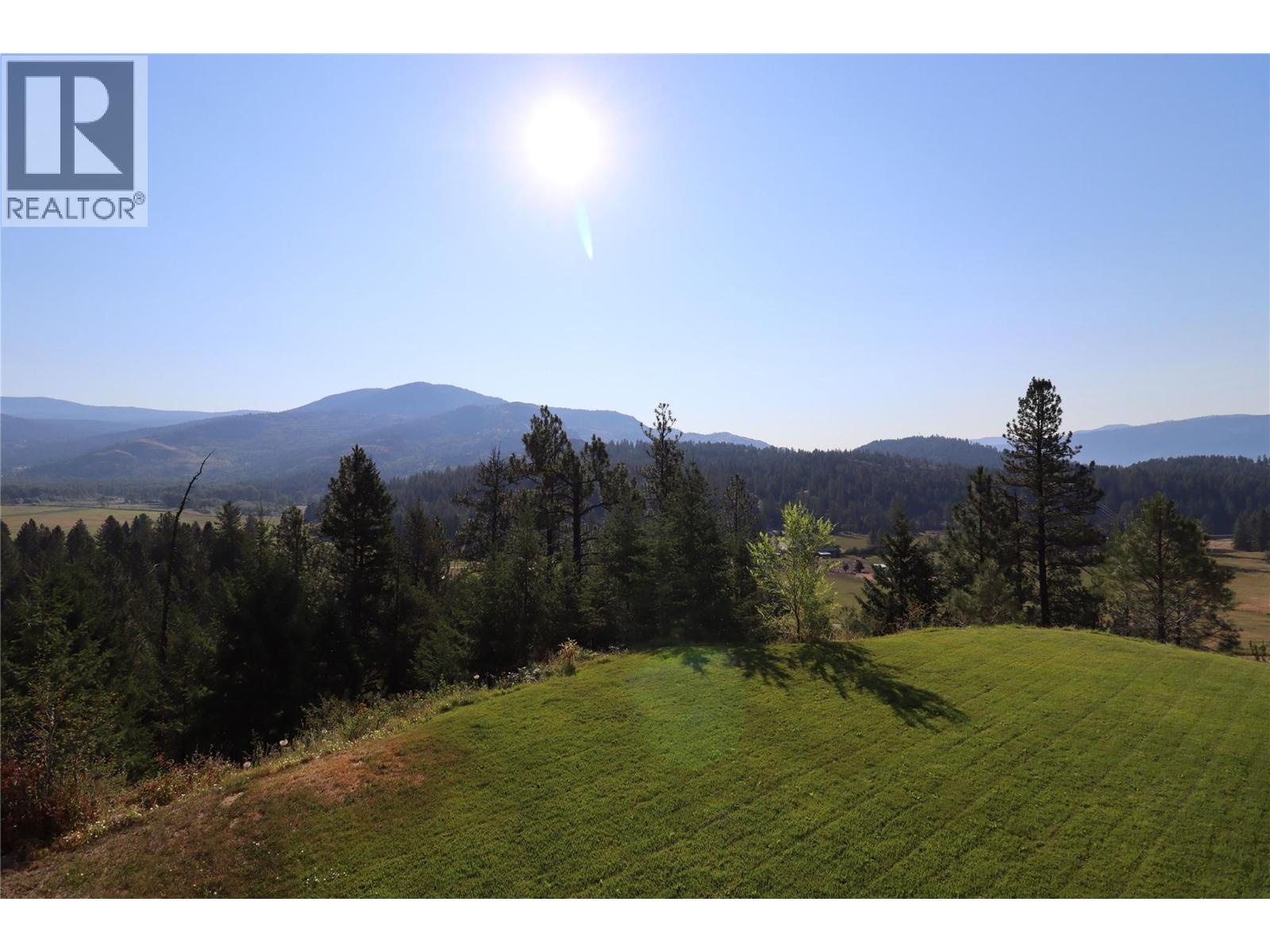 3285 EAGLE RIDGE Road, Grand Forks