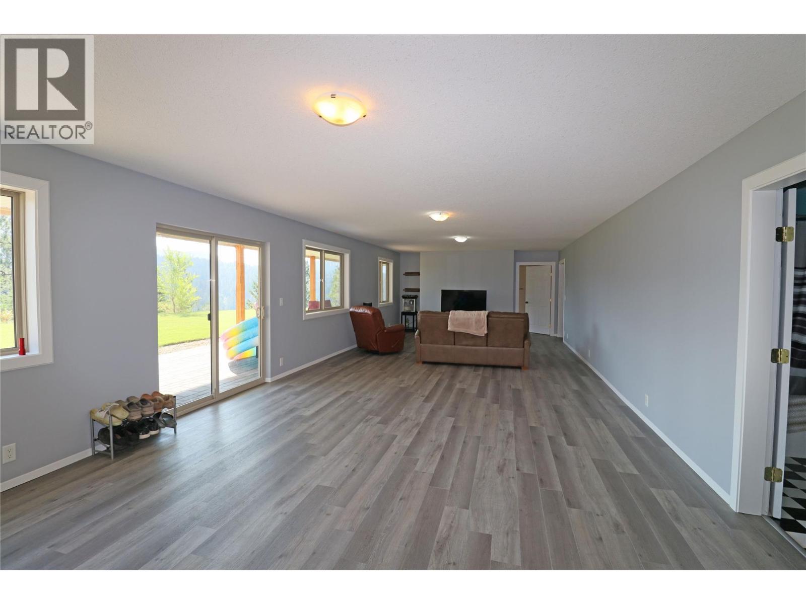 3285 EAGLE RIDGE Road, Grand Forks