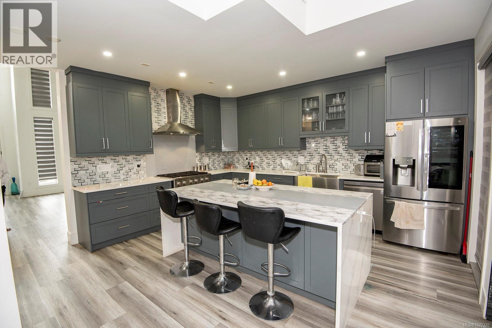  146 Cadillac Avenue, Saanich