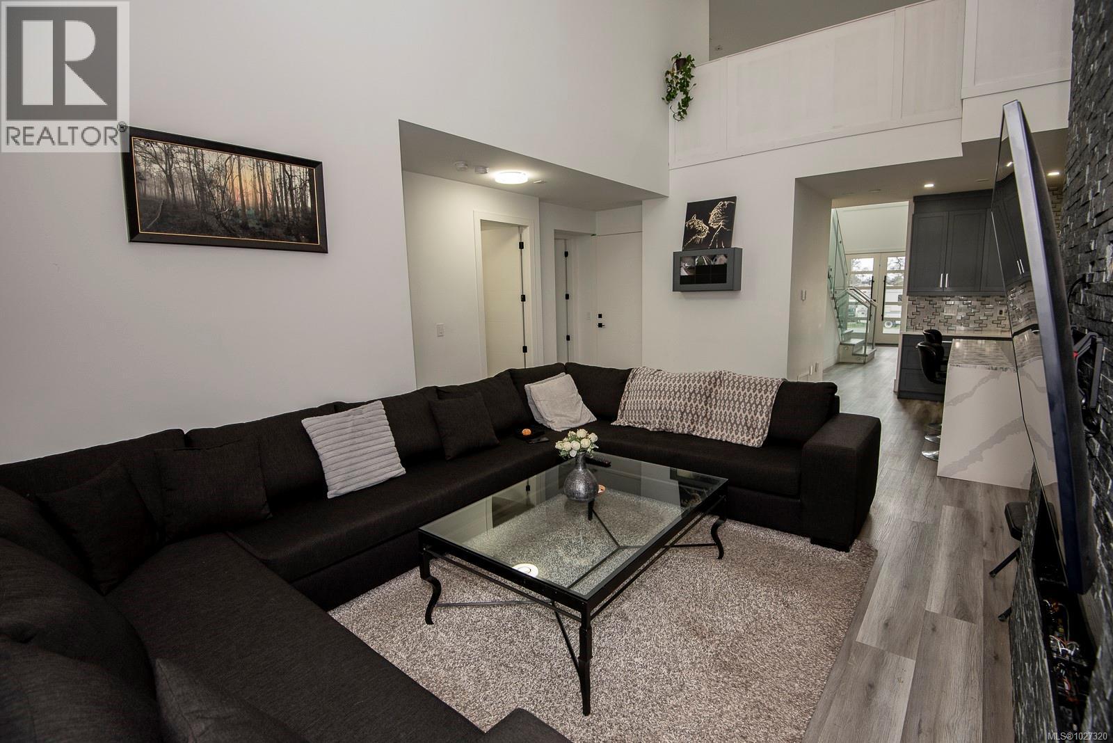  146 Cadillac Avenue, Saanich