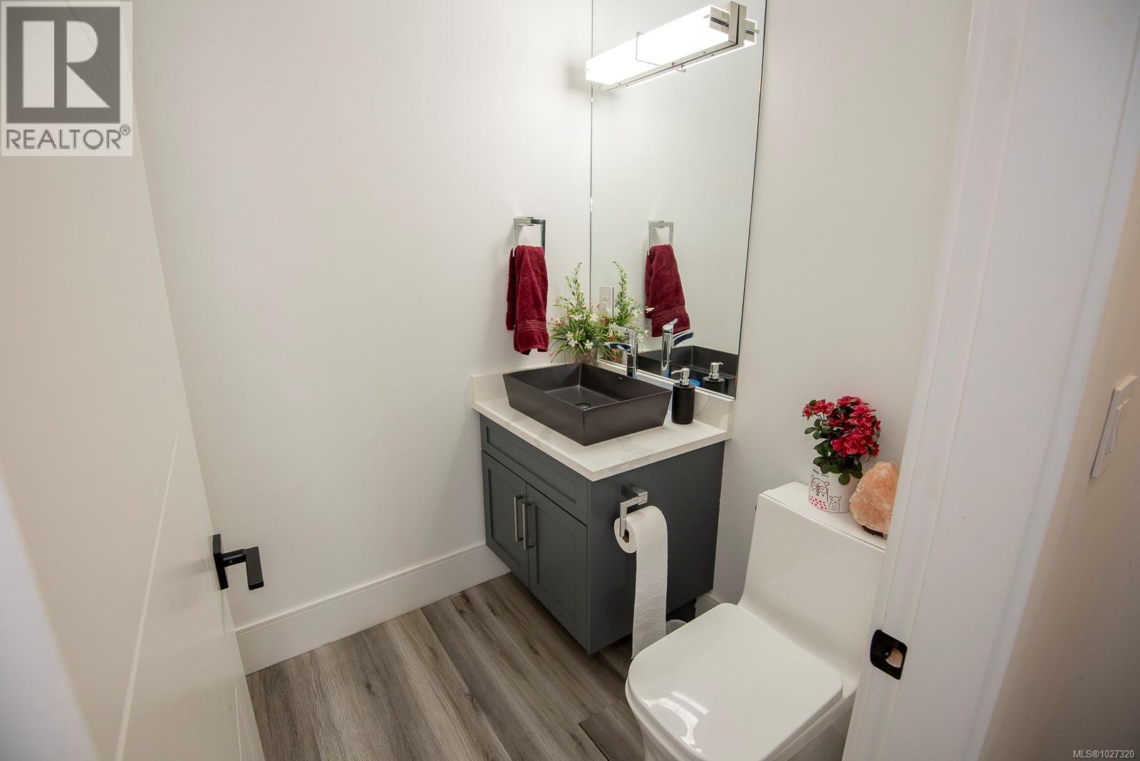  146 Cadillac Avenue, Saanich