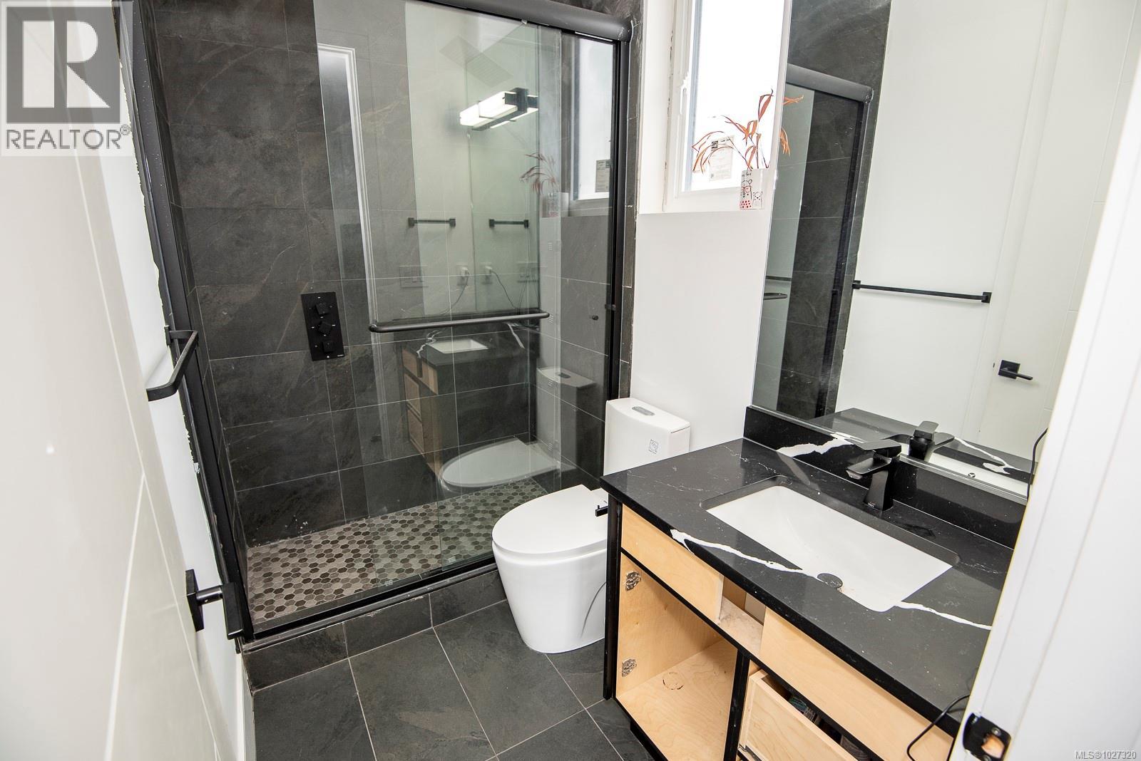  146 Cadillac Avenue, Saanich