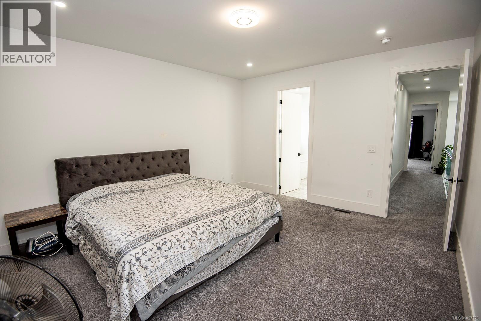  146 Cadillac Avenue, Saanich