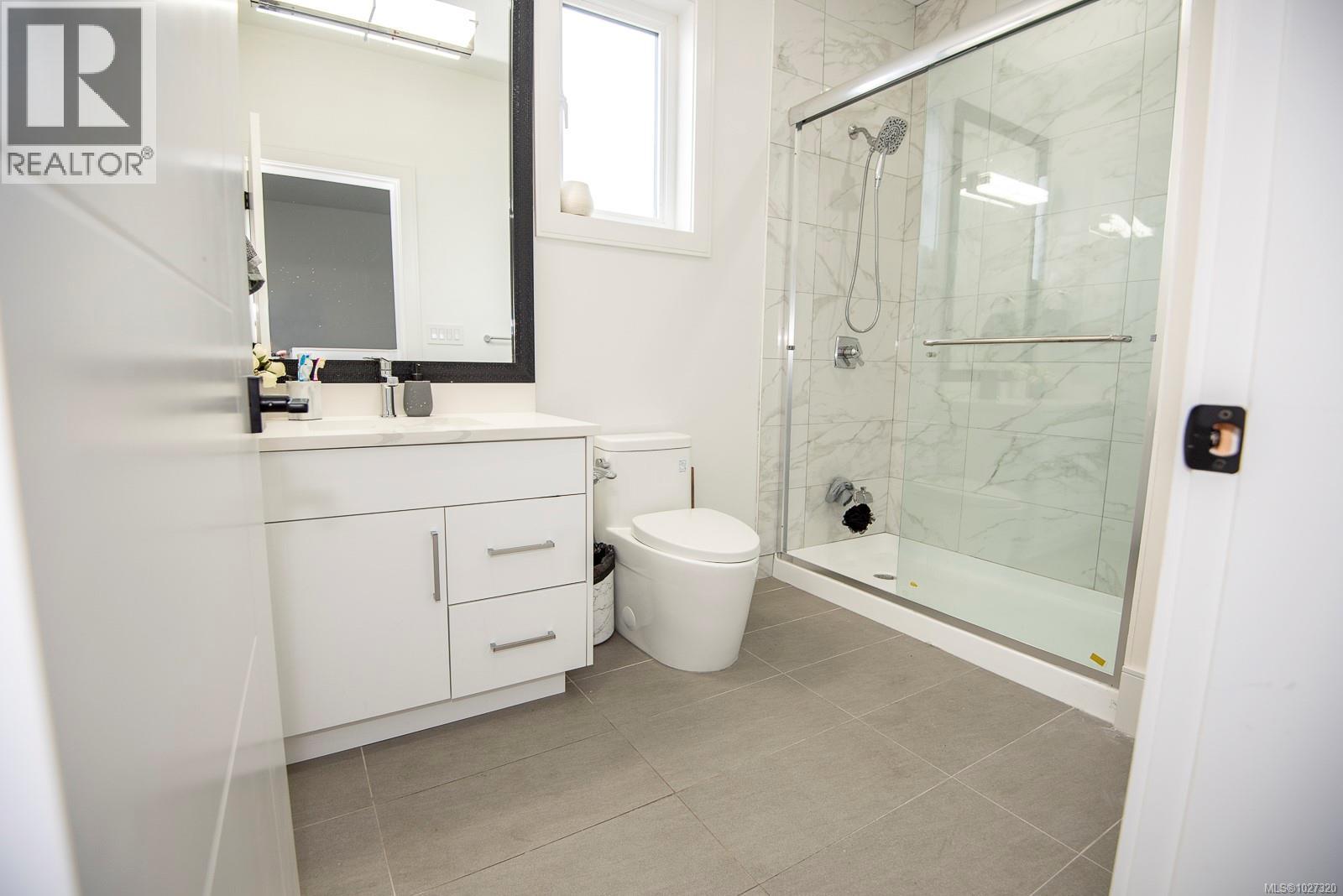  146 Cadillac Avenue, Saanich