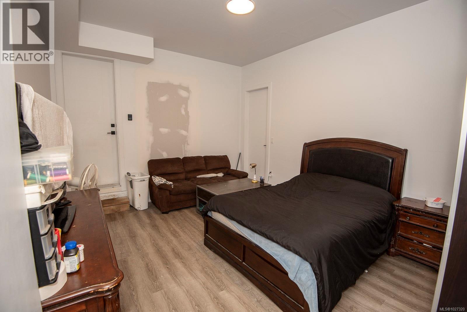  146 Cadillac Avenue, Saanich