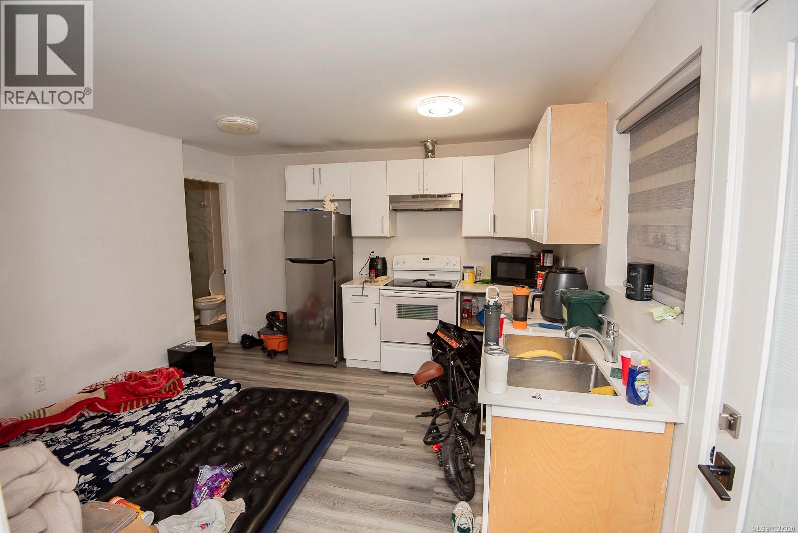  146 Cadillac Avenue, Saanich