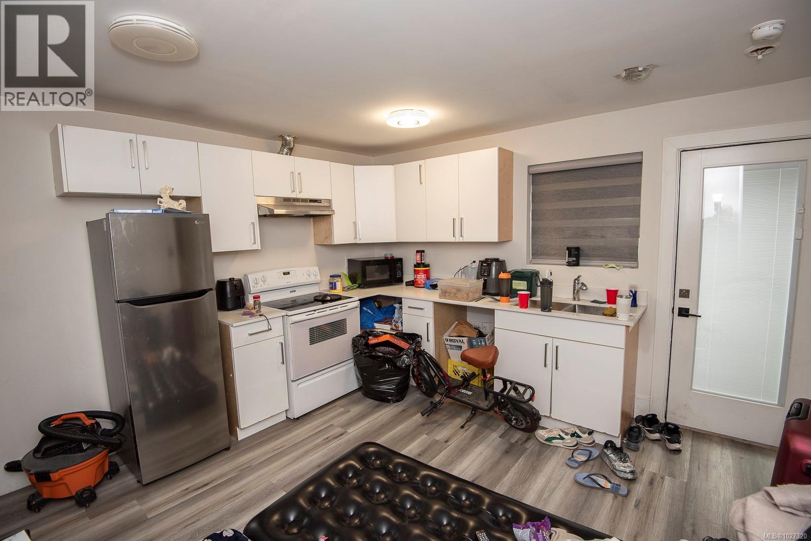  146 Cadillac Avenue, Saanich