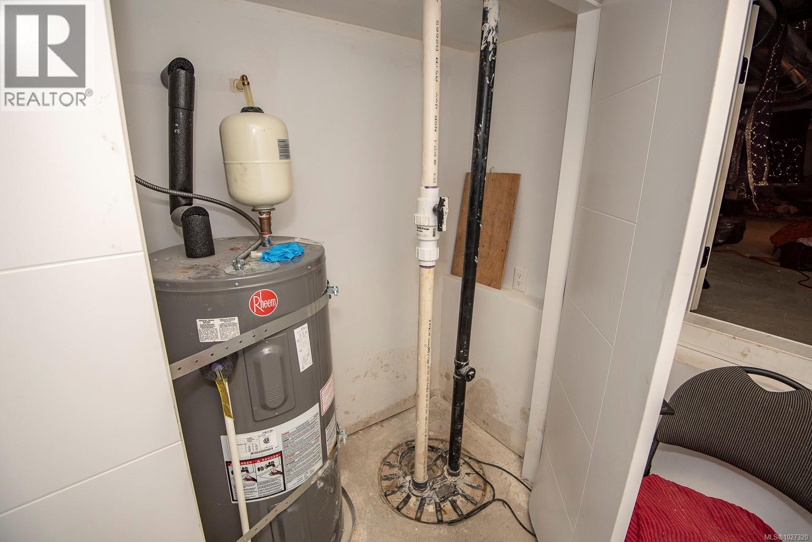  146 Cadillac Avenue, Saanich