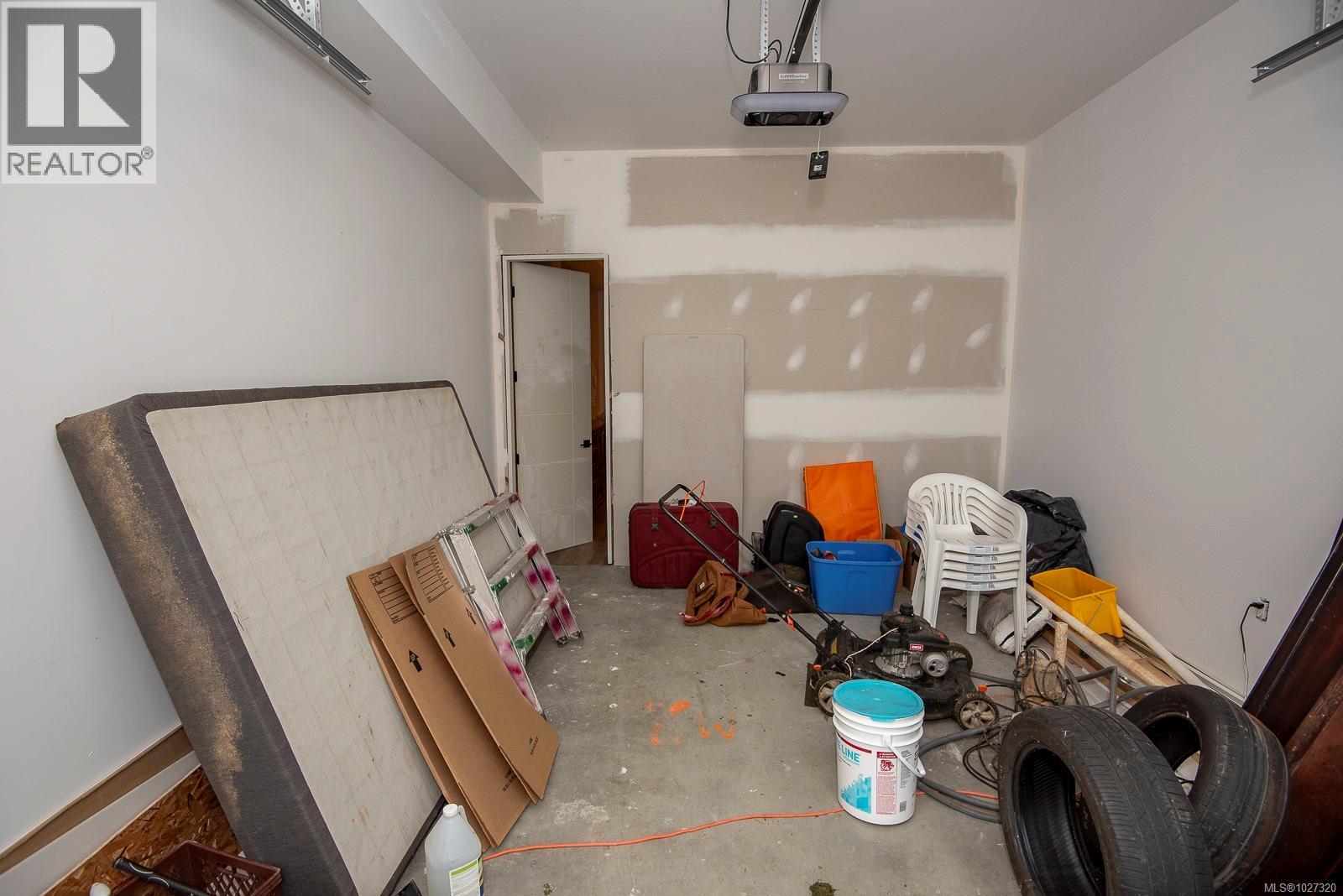  146 Cadillac Avenue, Saanich