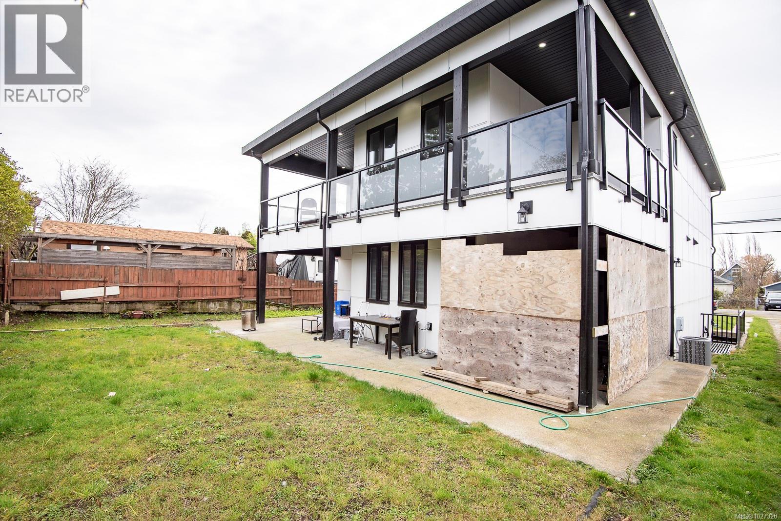  146 Cadillac Avenue, Saanich