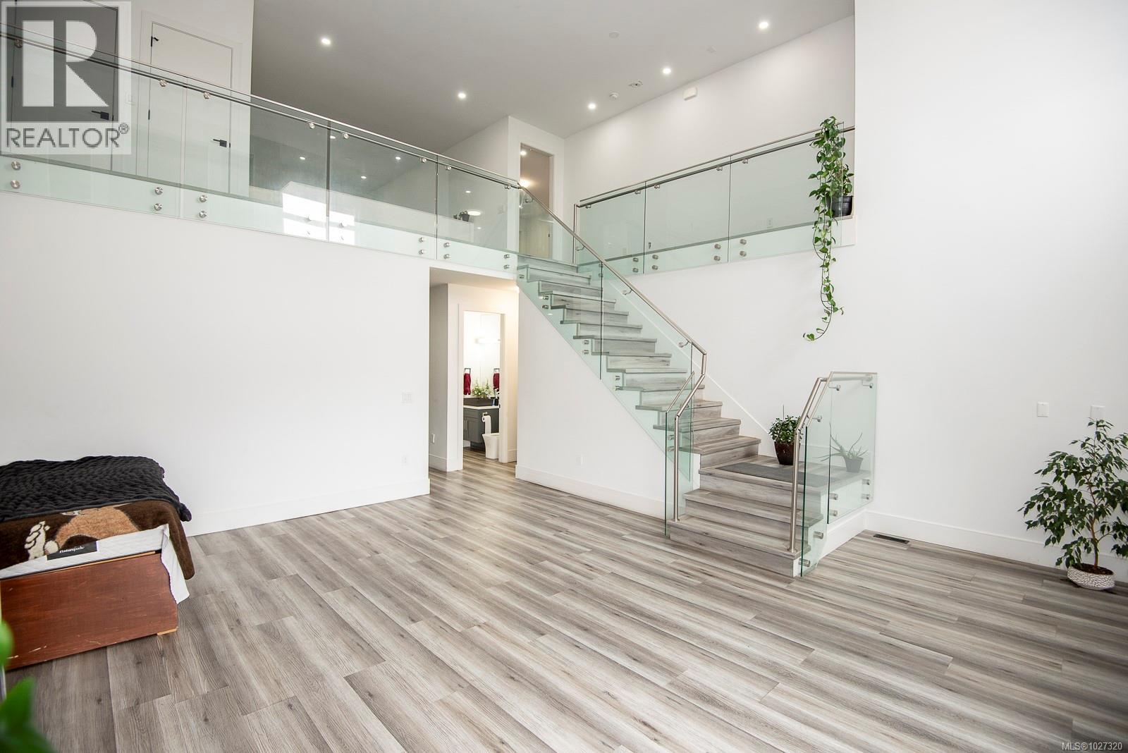  146 Cadillac Avenue, Saanich