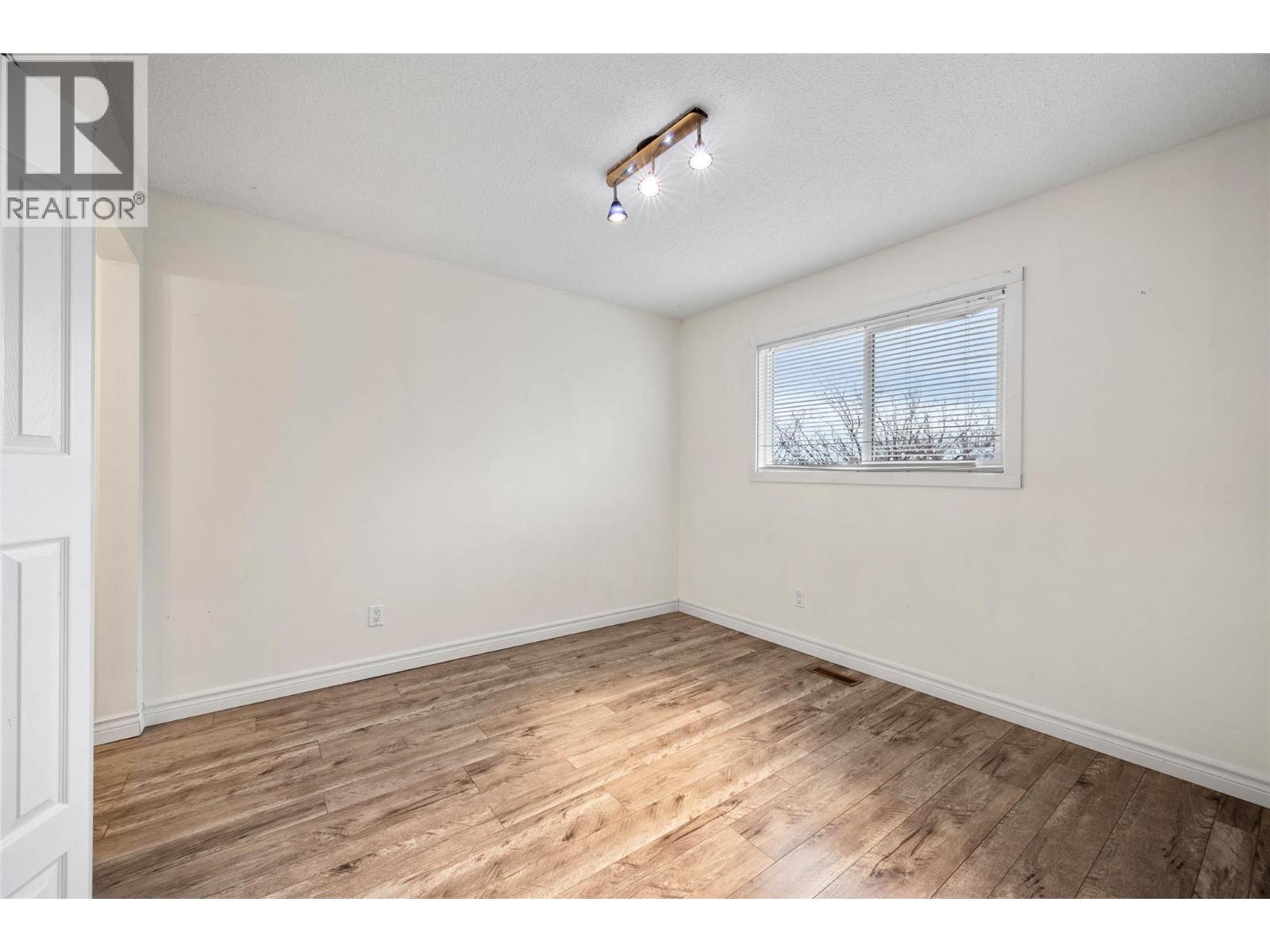 364 WADDINGTON Drive, Kamloops