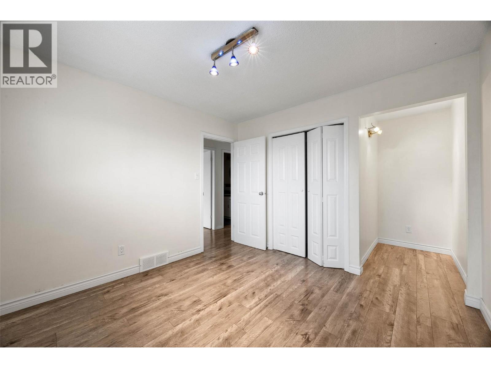 364 WADDINGTON Drive, Kamloops