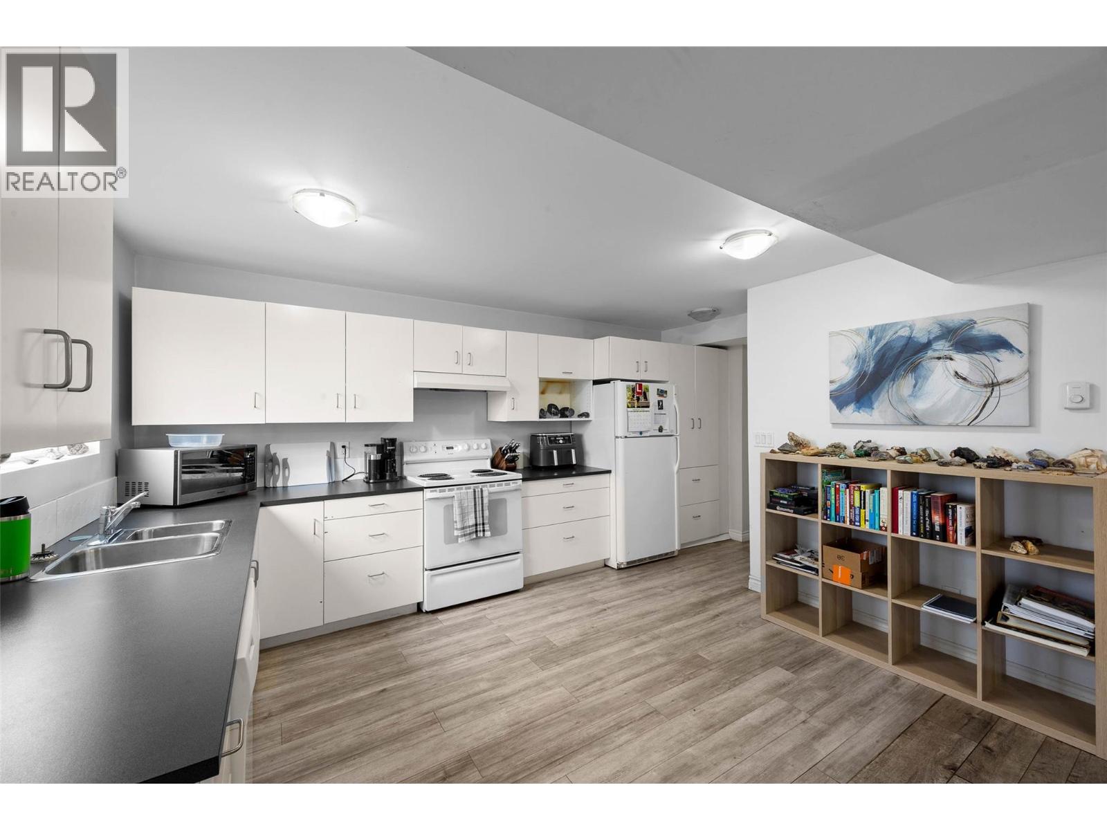 364 WADDINGTON Drive, Kamloops