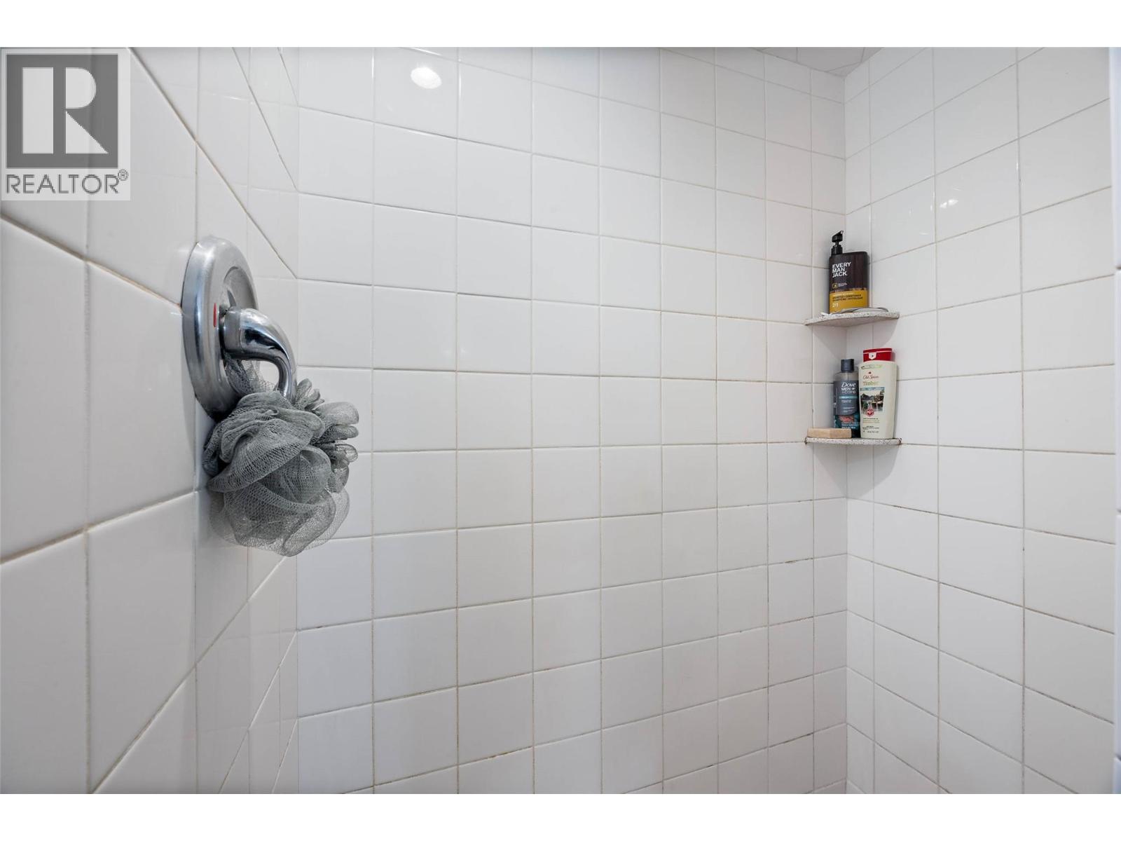 364 WADDINGTON Drive, Kamloops