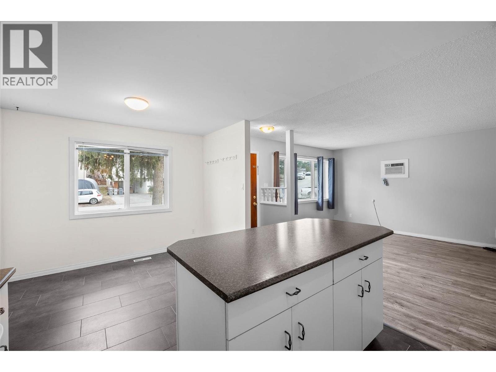 364 WADDINGTON Drive, Kamloops