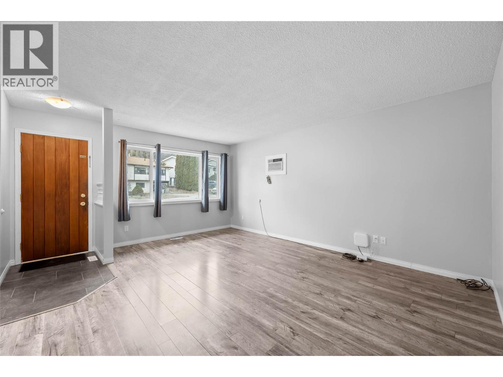 364 WADDINGTON Drive, Kamloops