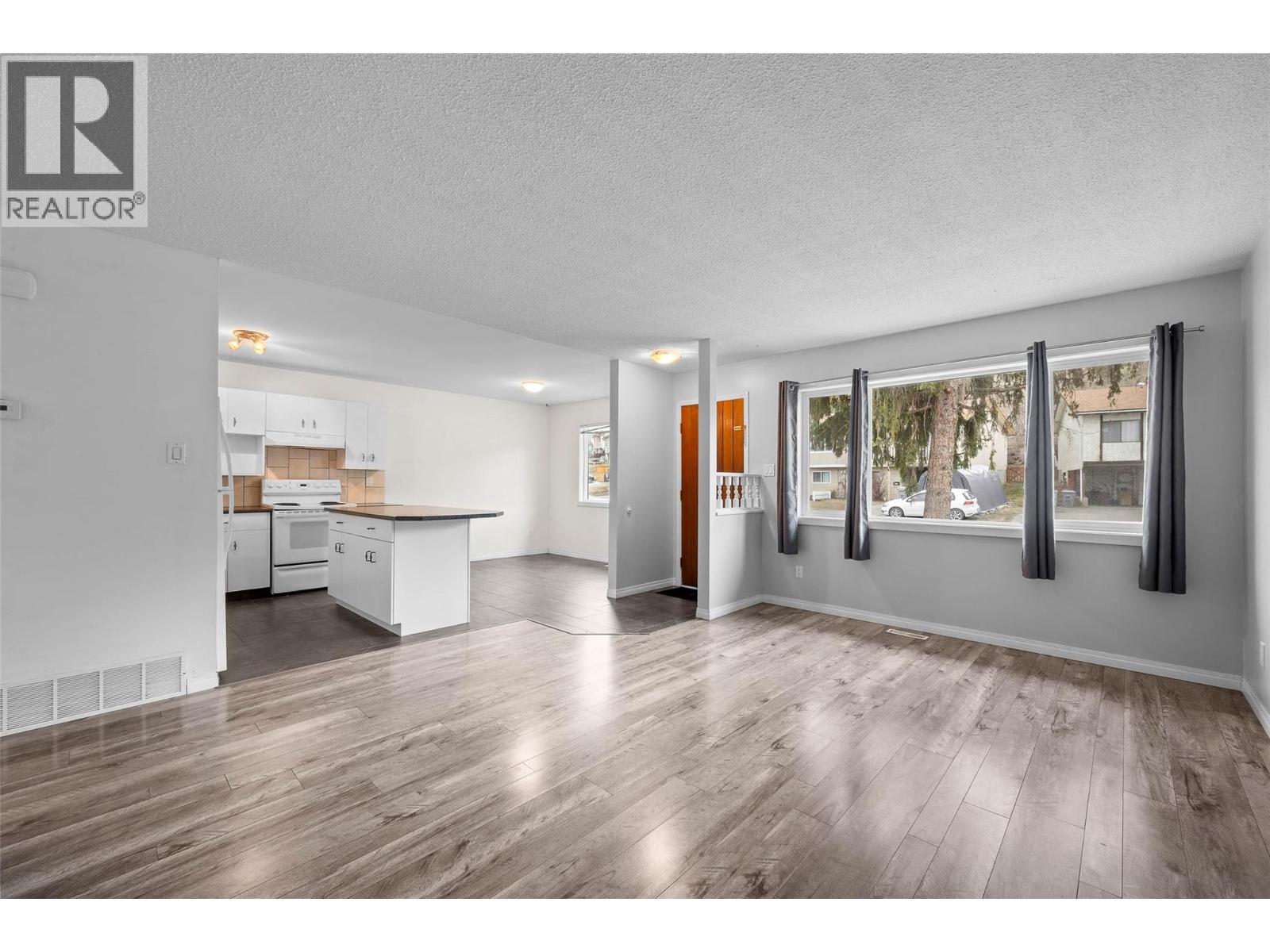 364 WADDINGTON Drive, Kamloops