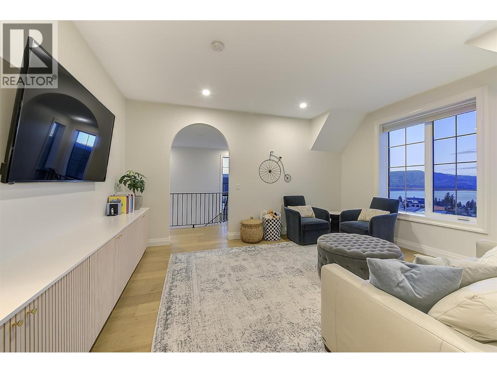  622 Trumpeter Road, Kelowna