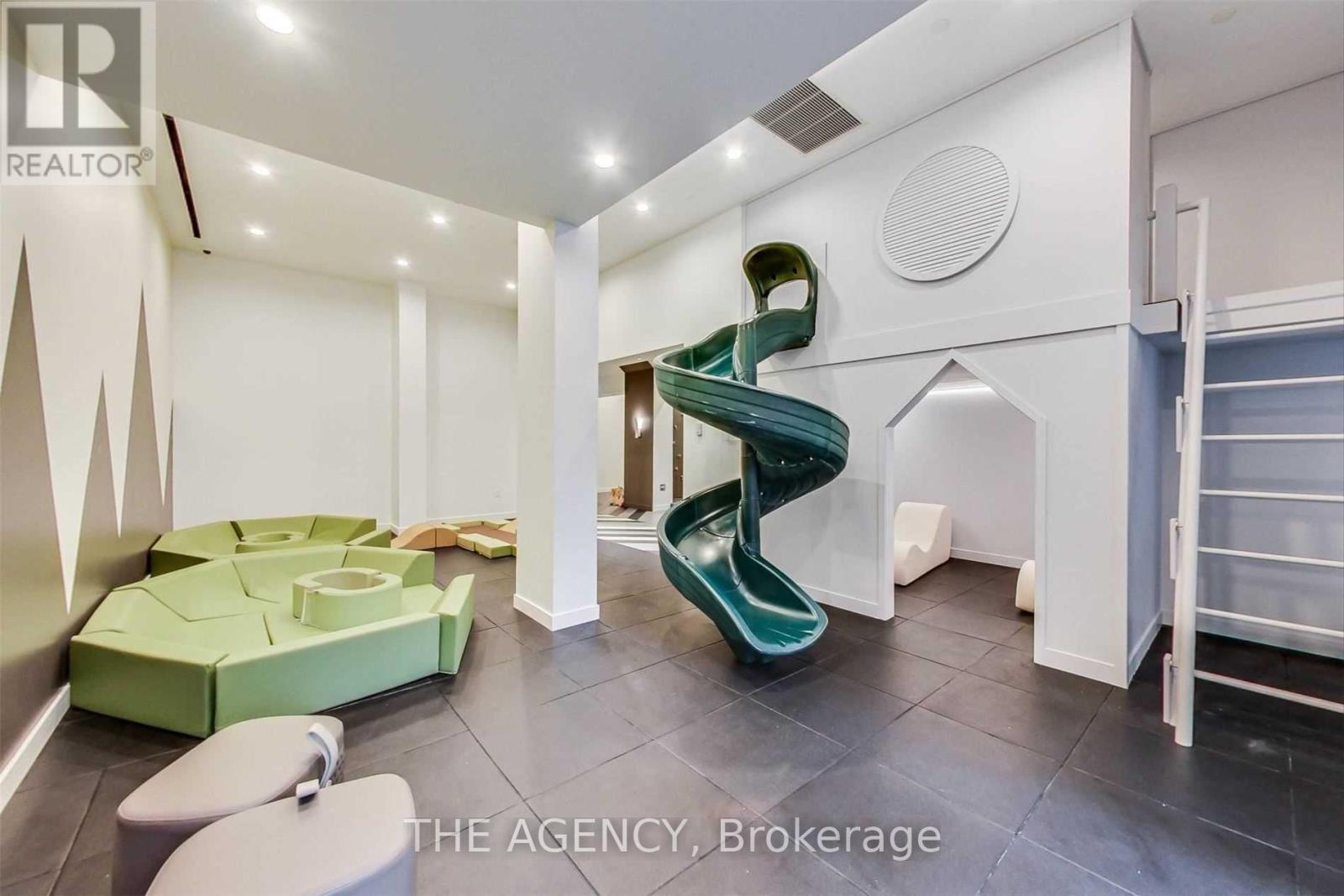 #4506 39 ROEHAMPTON AVENUE - 27