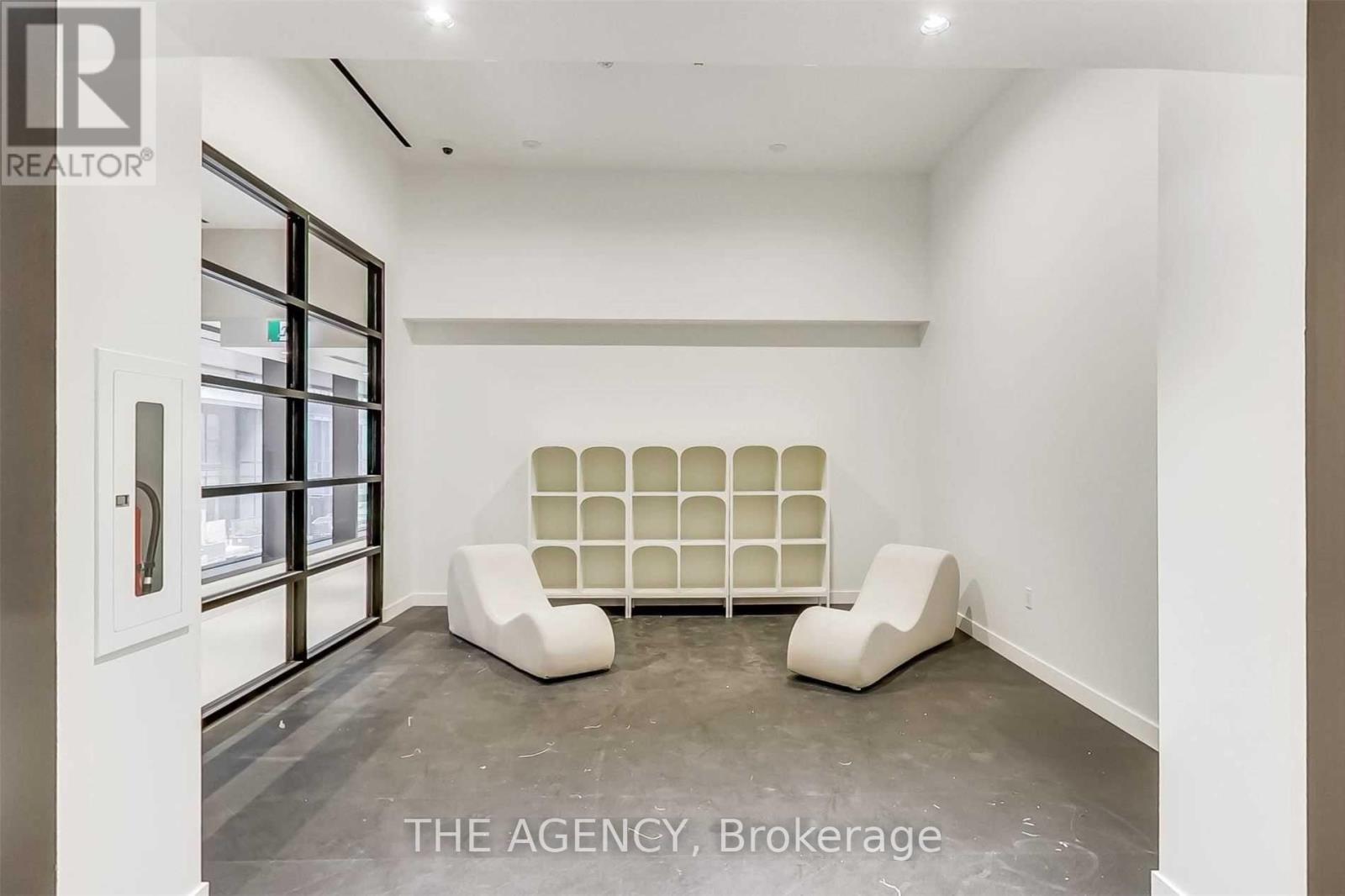 #4506 39 ROEHAMPTON AVENUE - 28