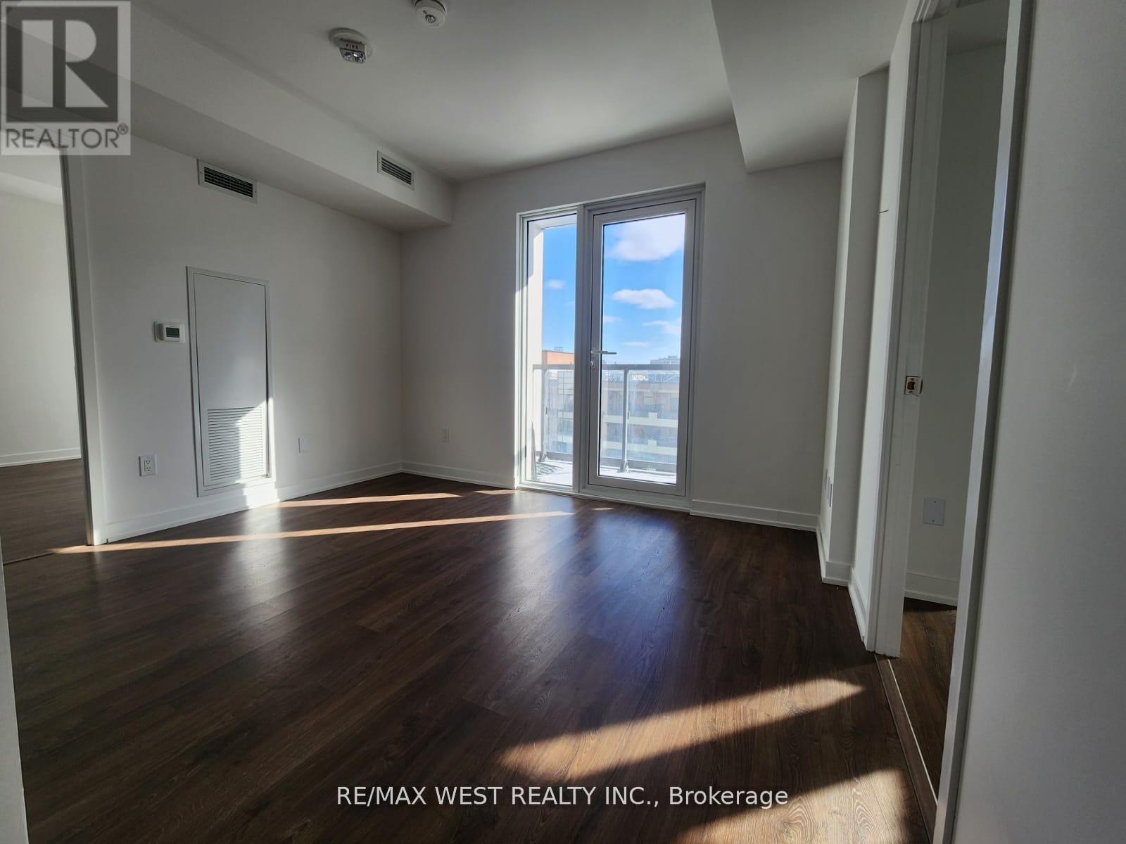 #630 500 WILSON AVENUE - 32