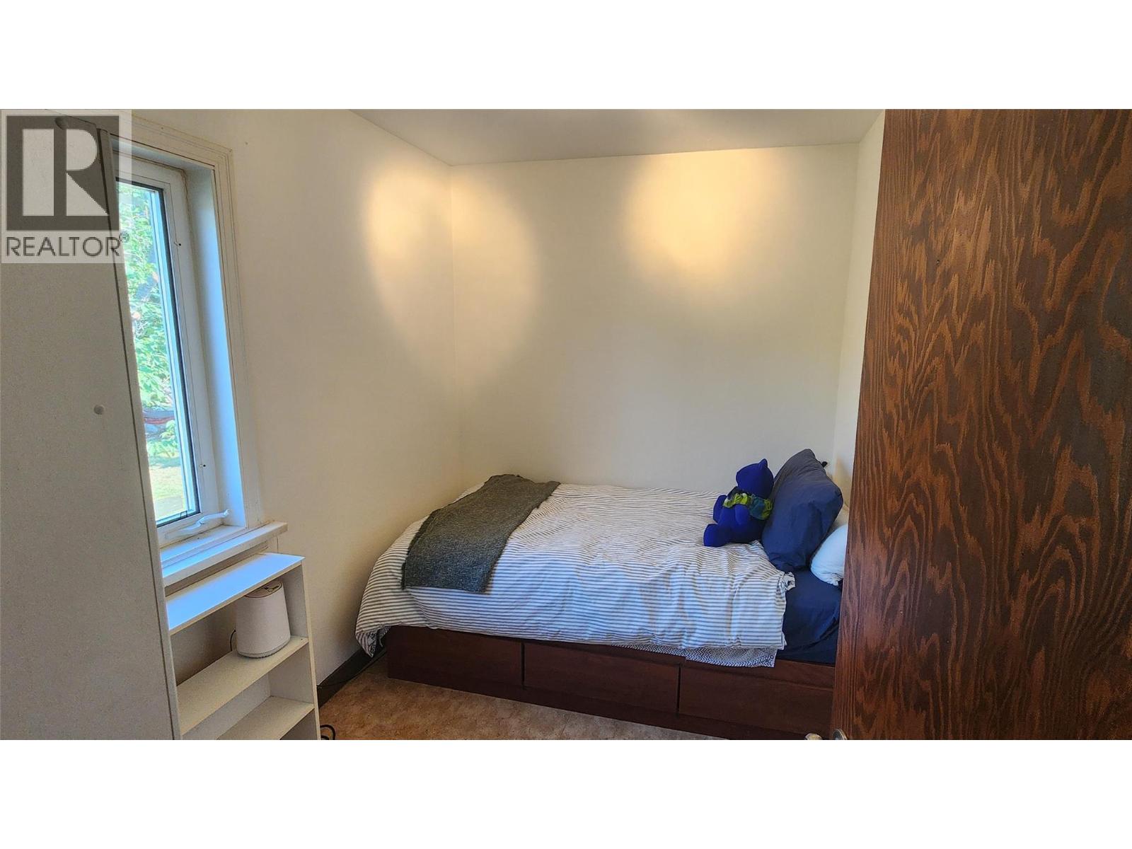 4960 Vernon Street, Grand Forks