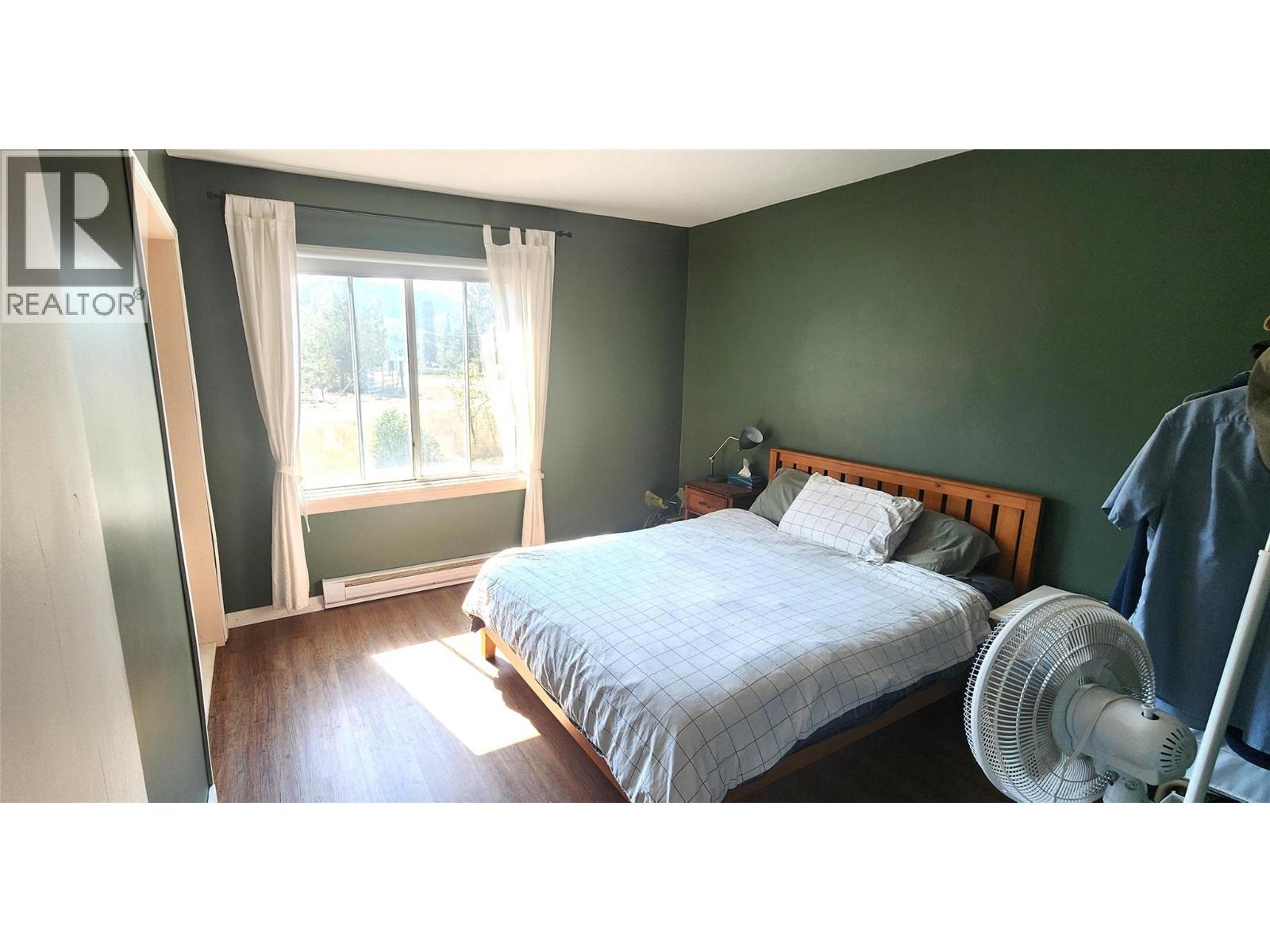 4960 Vernon Street, Grand Forks