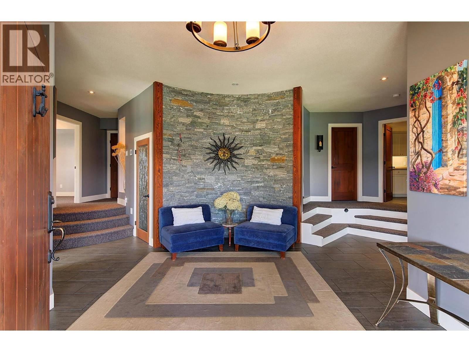 5824 Columbia Avenue, Peachland