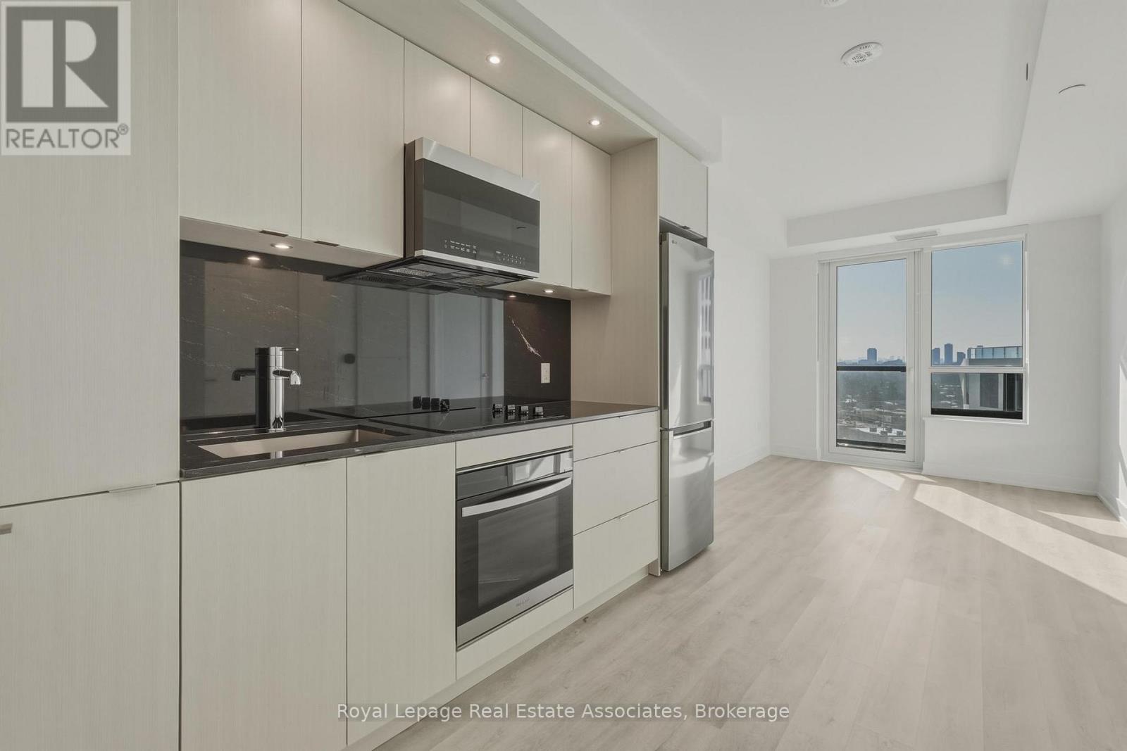 1411 - 60 CENTRAL PARK ROADWAY - Photo 2 of 12, Toronto (Islington-City Centre West), Ontario