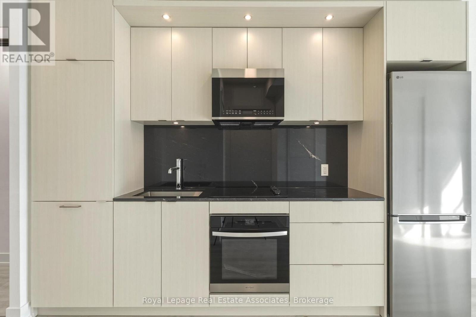 1411 - 60 CENTRAL PARK ROADWAY - Photo 3 of 12, Toronto (Islington-City Centre West), Ontario