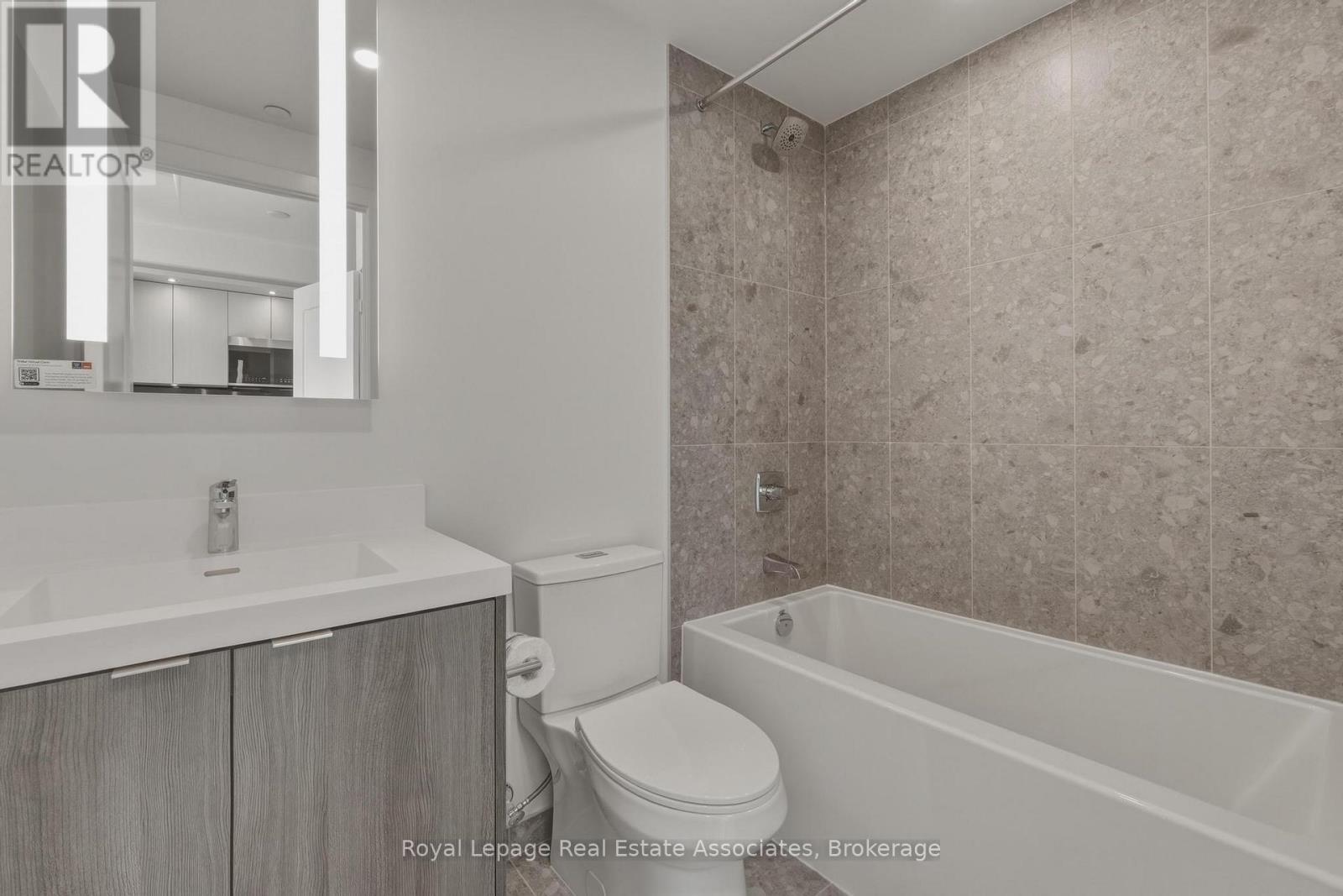 1411 - 60 CENTRAL PARK ROADWAY - Photo 5 of 12, Toronto (Islington-City Centre West), Ontario