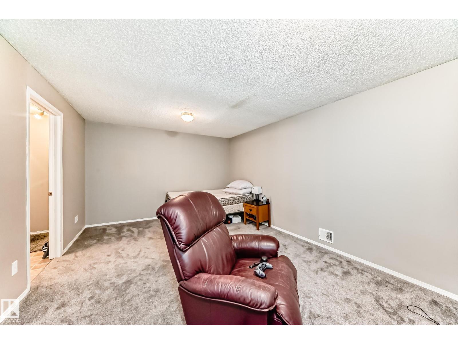 404 HUDSON CO NW - 29
