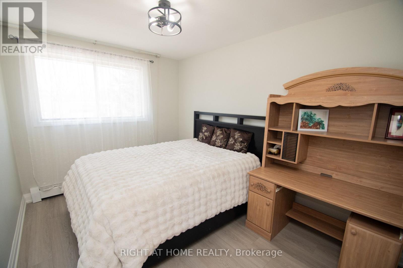 6807 CORWIN CRESCENT - 36