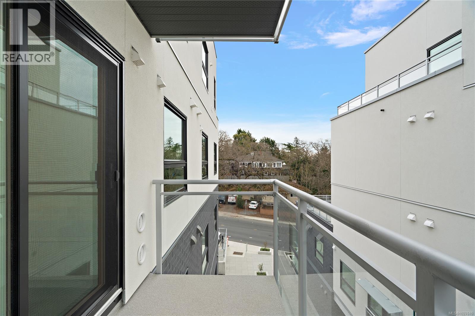 308 610 Lampson Street, Esquimalt