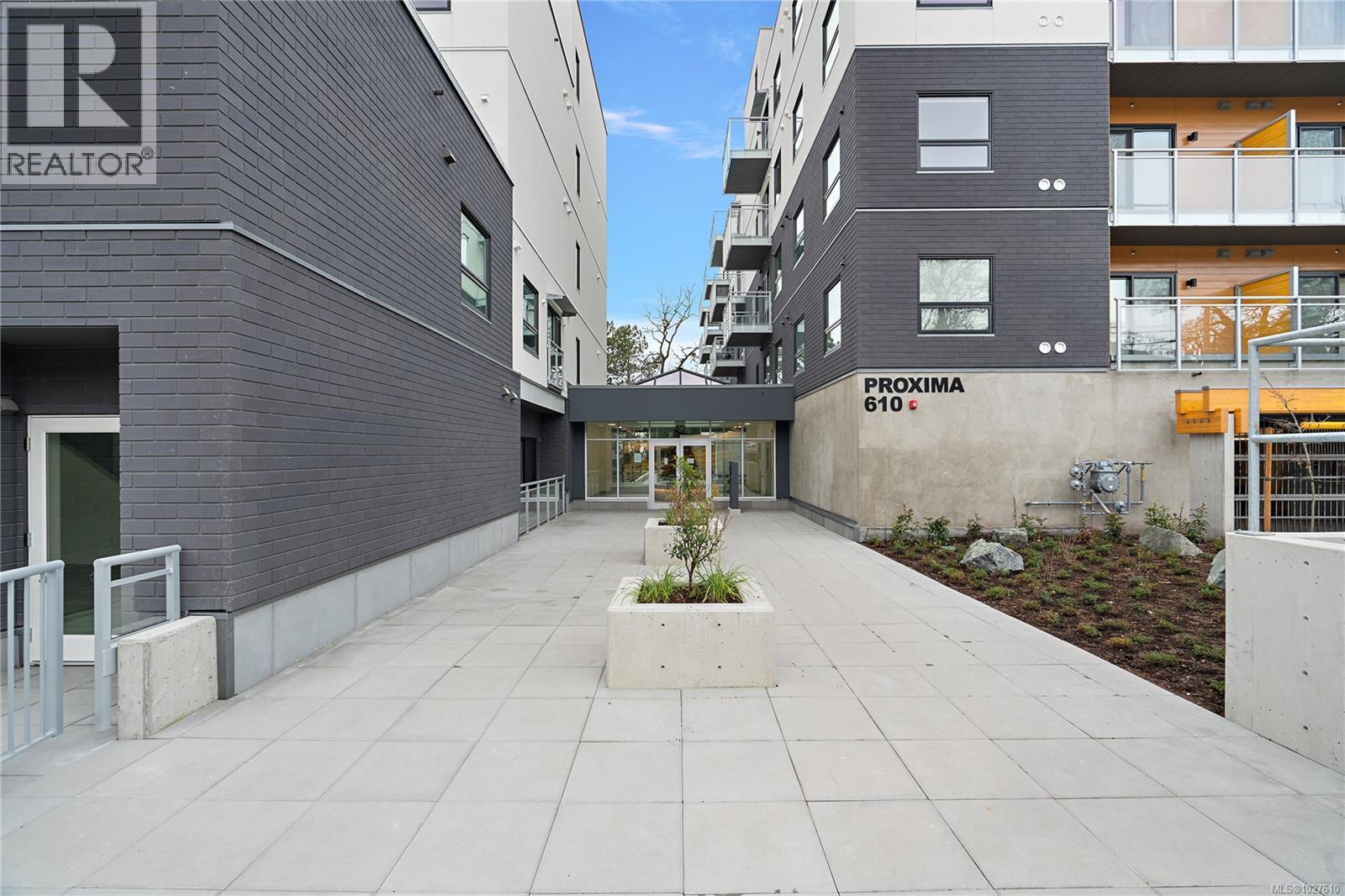 308 610 Lampson Street, Esquimalt