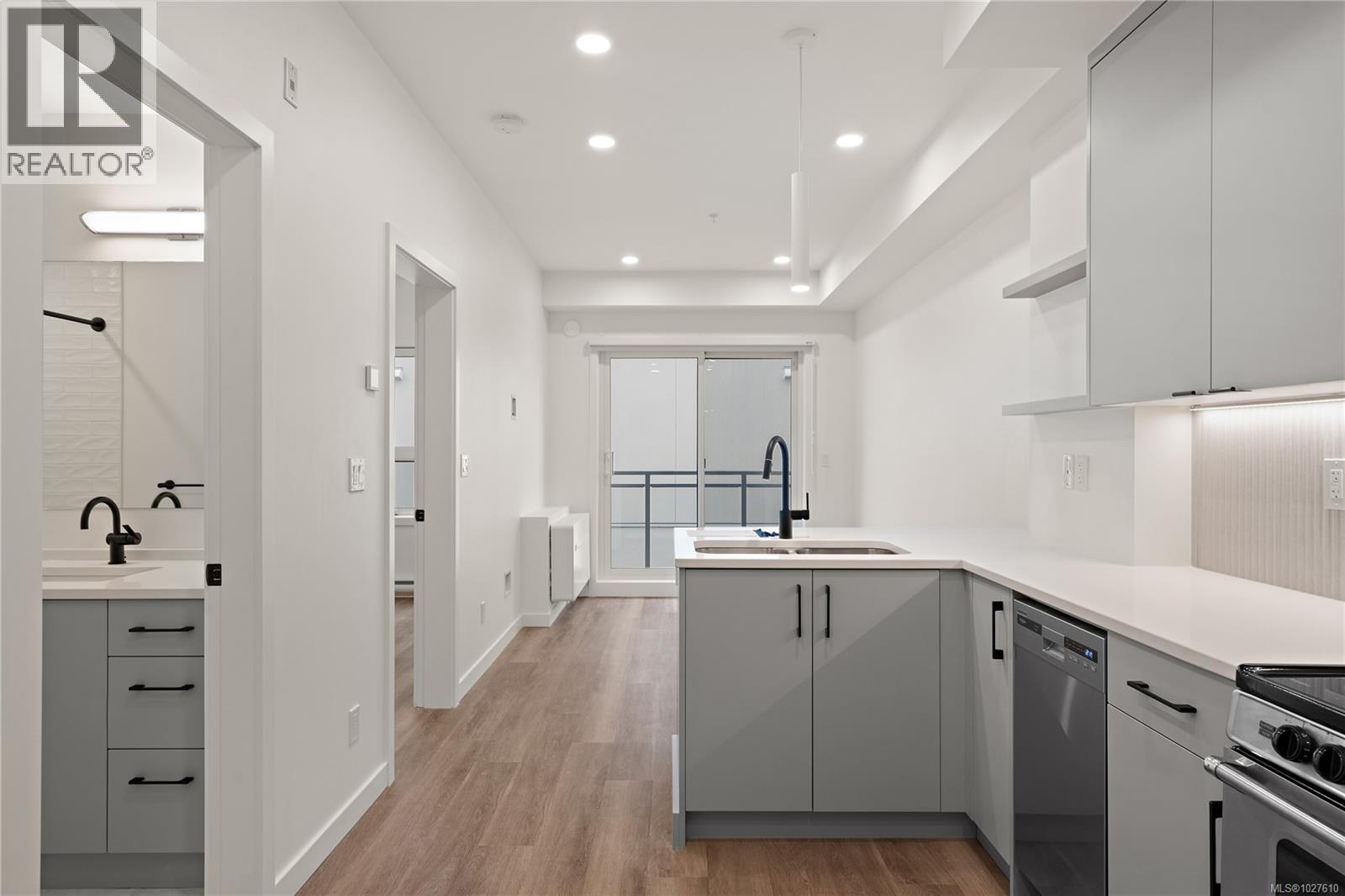 308 610 Lampson Street, Esquimalt