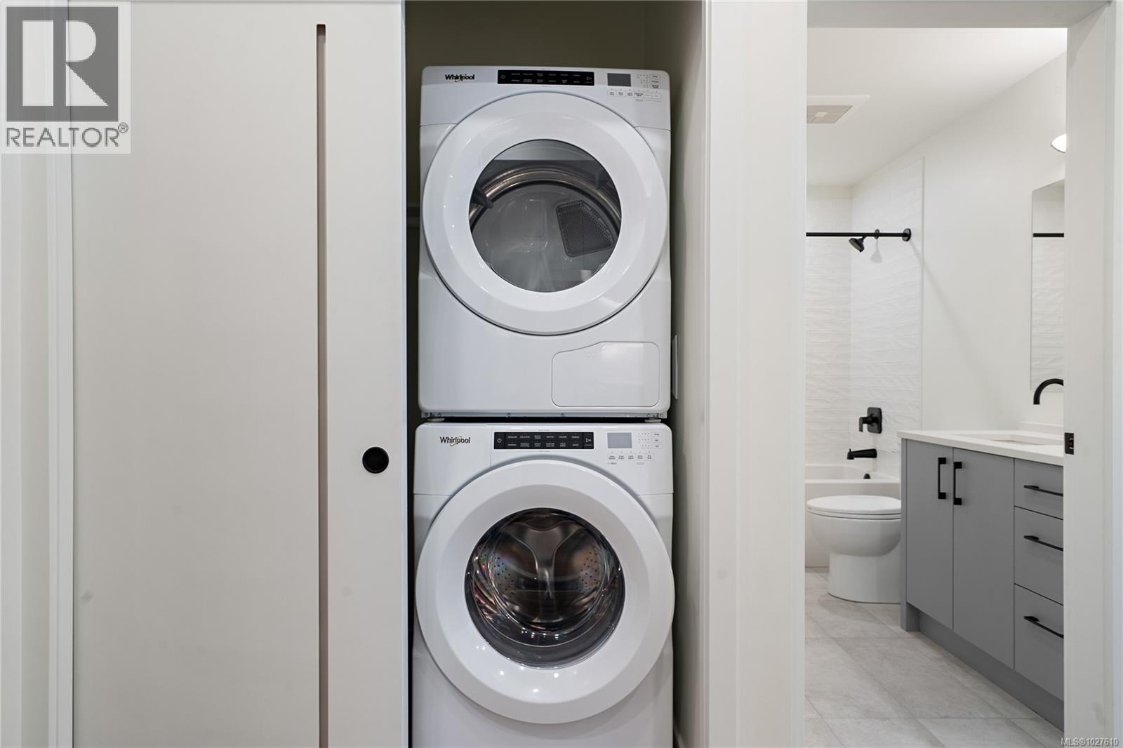 308 610 Lampson Street, Esquimalt