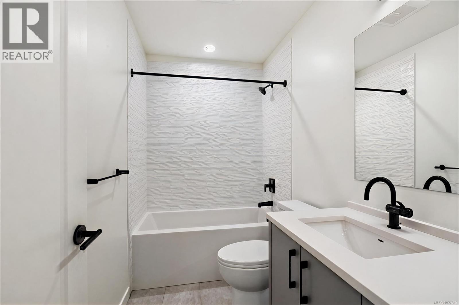 308 610 Lampson Street, Esquimalt