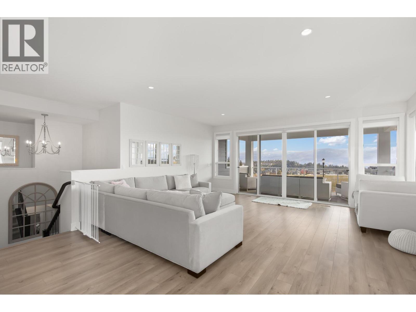 2612 Paramount Drive, West Kelowna