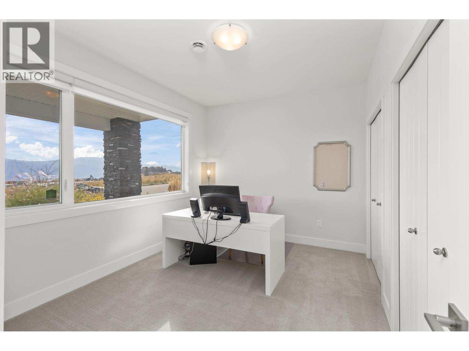 2612 Paramount Drive, West Kelowna