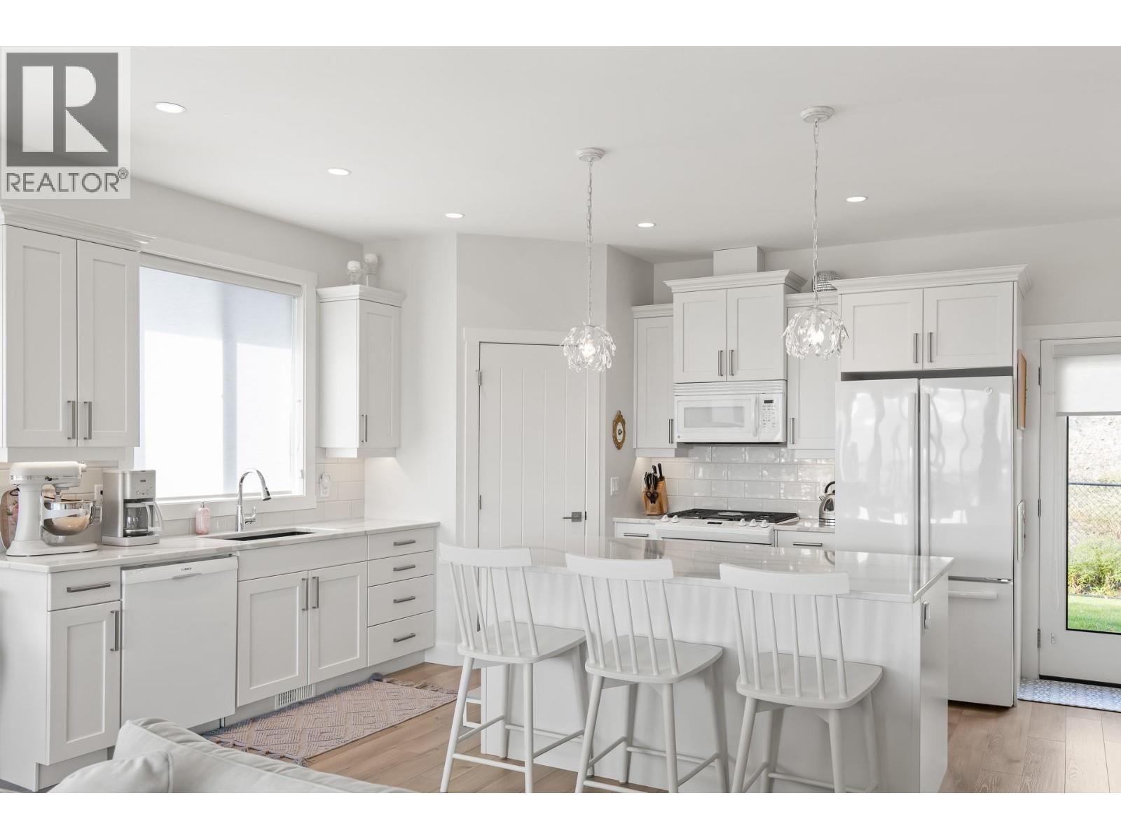 2612 Paramount Drive, West Kelowna