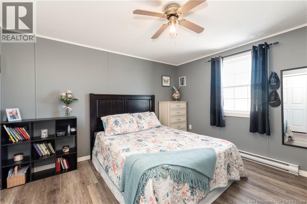 68 HAYWARD LANE - 16